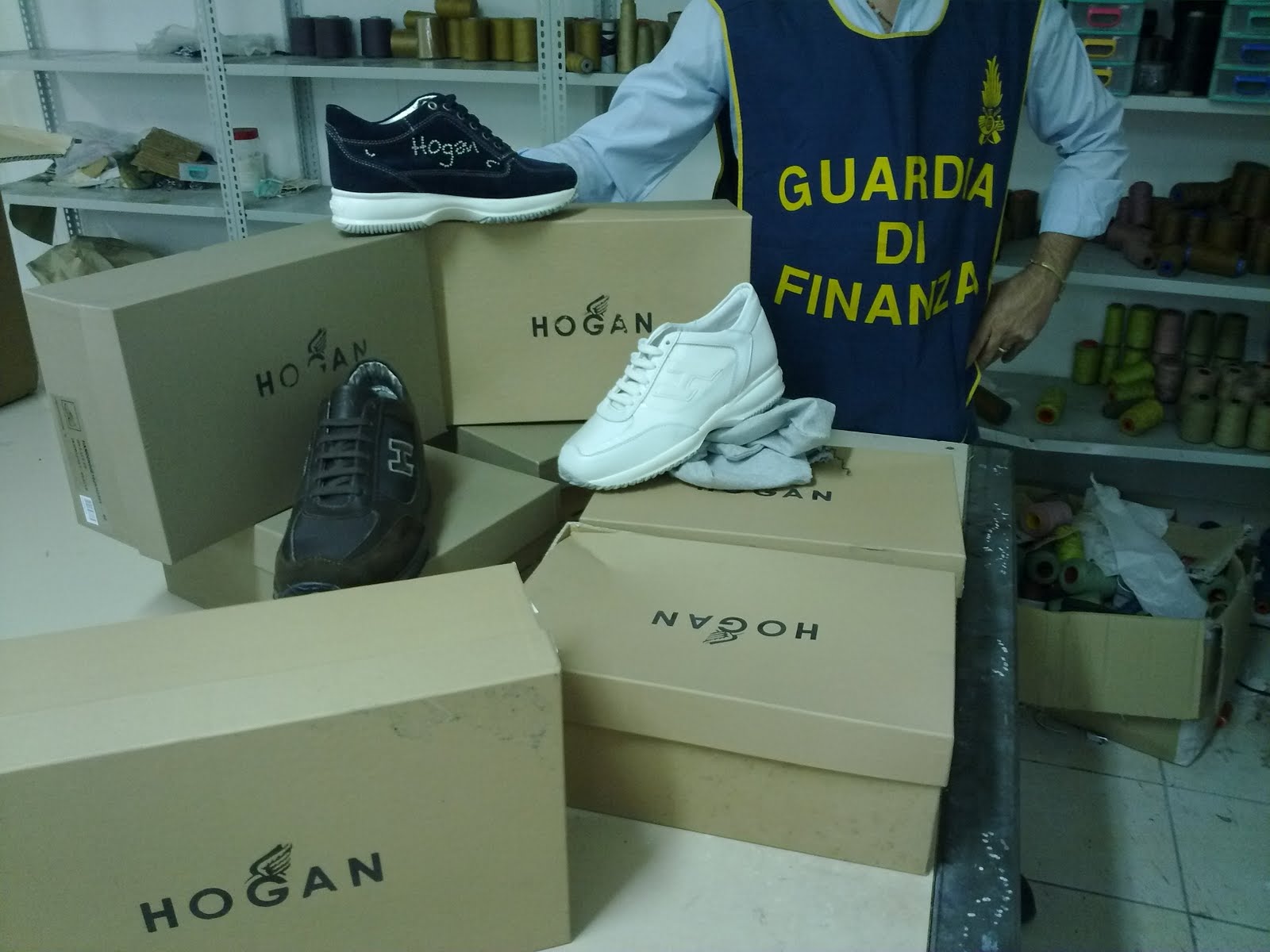 Scarpe Hogan contraffatte