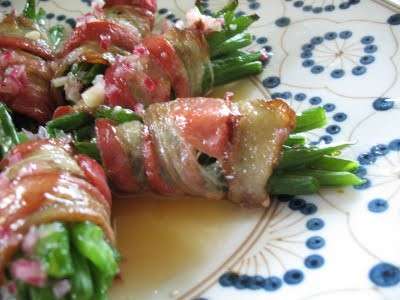 Ricette stuzzichini: rotolini di fagiolini e bacon