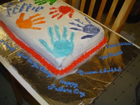 Ricette Festa del papà: torta con le mani dei bambini
