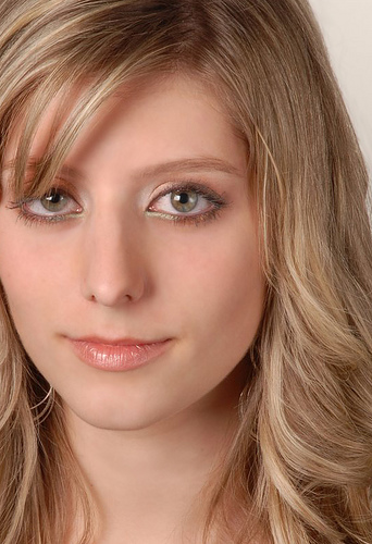 Makeup blonde hair green eyes in women Makeup blonde hair green eyes in women
