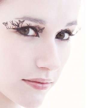 Ciglia bellissime e originali con Paper Eyelashes