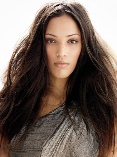 Il colore più trendy dell’autunno per i nostri capelli? Il castano, in tutte le sue declinazioni!