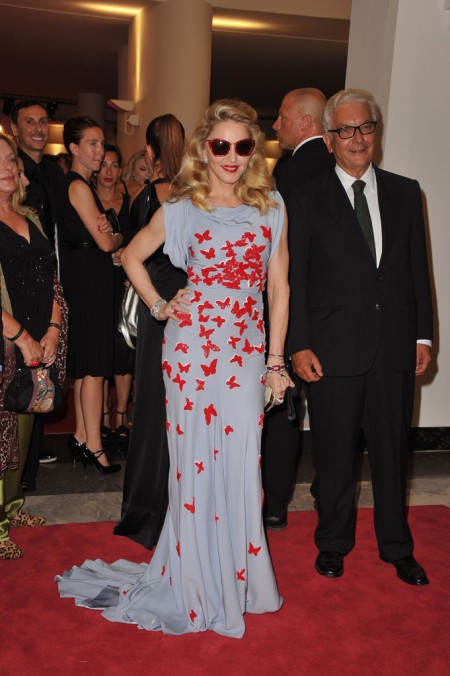 Madonna, in uno splendido abito Vionnet dal gusto retrò, conquista il Festival del Cinema di Venezia 2011