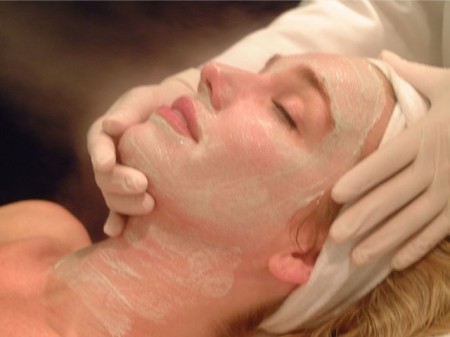 Anti-age e tonificante, è il massaggio viso al fico d’India, tutto da provare!