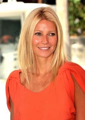 Gwyneth Paltrow in Prada è una luminosa visione al Festival del Cinema di Venezia 2011