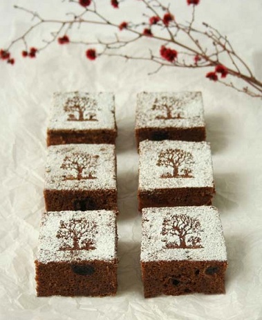 Dolci Natale 2011: brownies al cioccolato con le nocciole