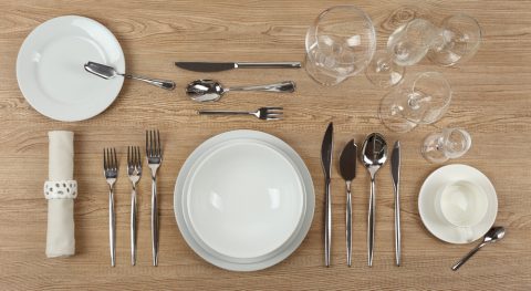 come apparecchiare la tavola secondo le regole del galateo
