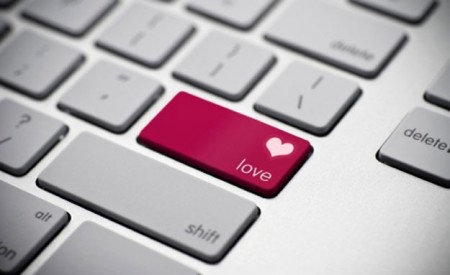 Dopo i lucchetti, ora l’amore si dichiara scambiandosi le passwords…