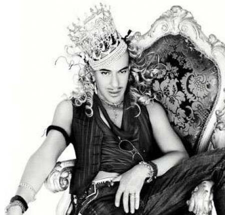 John Galliano per Zara, lo stilista disegnerà due collezioni per il brand spagnolo?