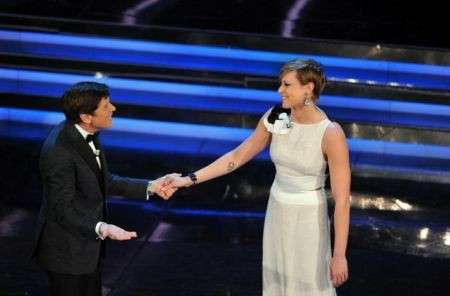 Sanremo 2012, terza serata, tra duetti internazionali brilla anche la stella di Federica Pellegrini