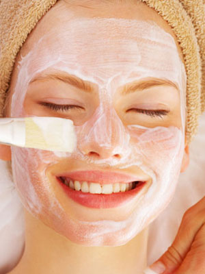 Pulizia viso: latte detergente fai da te a base di maionese