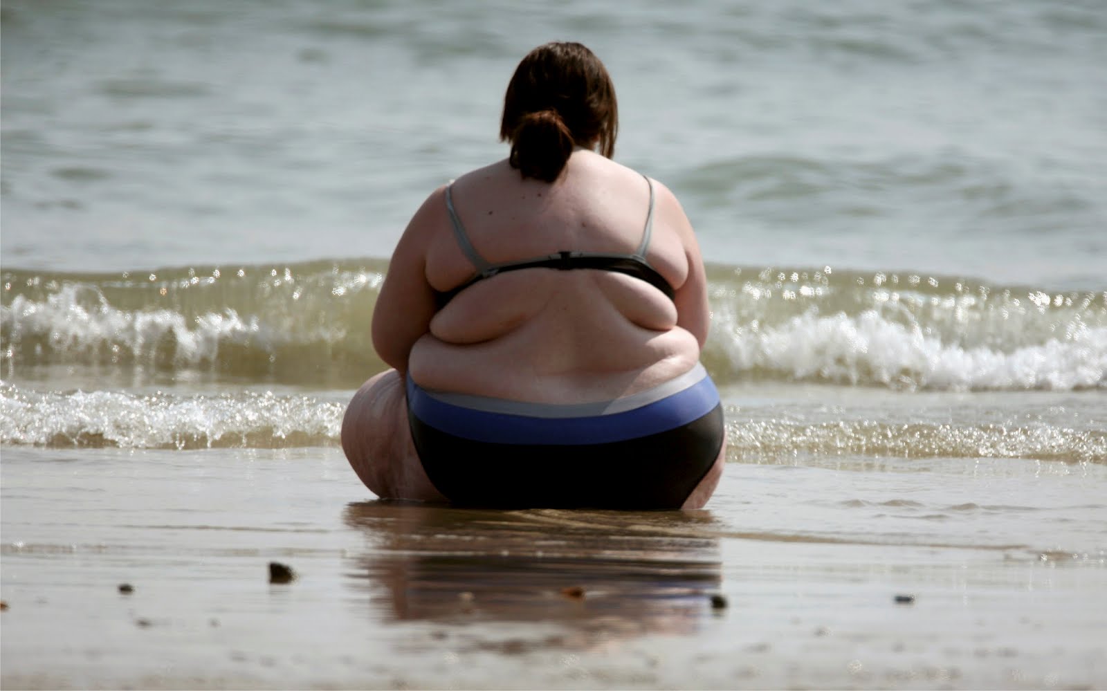 Italiani bocciati alla prima prova costume, sovrappeso e obesità in aumento