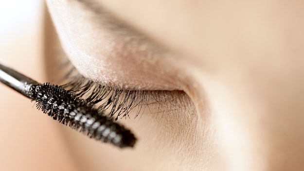 Mascara, come sceglierlo e applicarlo per un perfetto trucco occhi