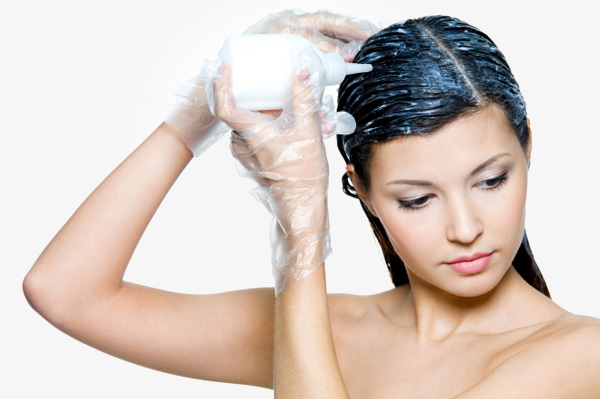 Tingersi i capelli in casa, tutti i segreti per un risultato perfetto