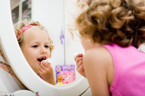 Il trucco per bambine è pericoloso e dannoso per la pelle