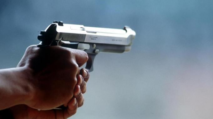 Femminicidio a Salerno: uccide l’ex moglie poi si suicida