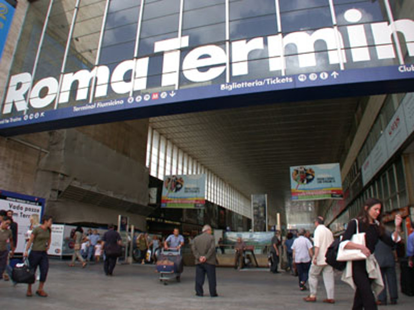 Stazione Termini: adescavano ragazzini rom per fare sesso, 7 gli arresti