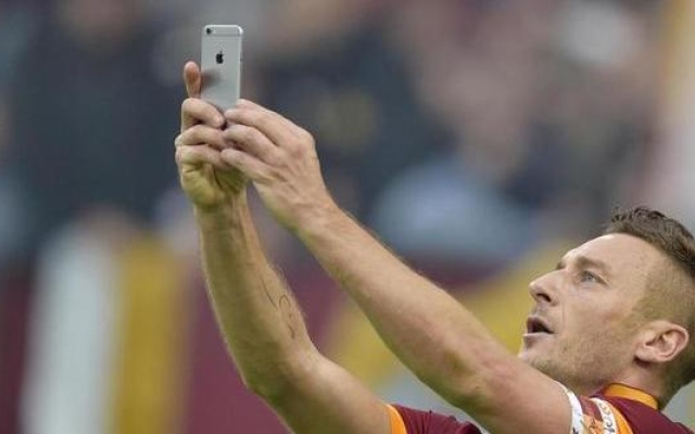 selfie mania