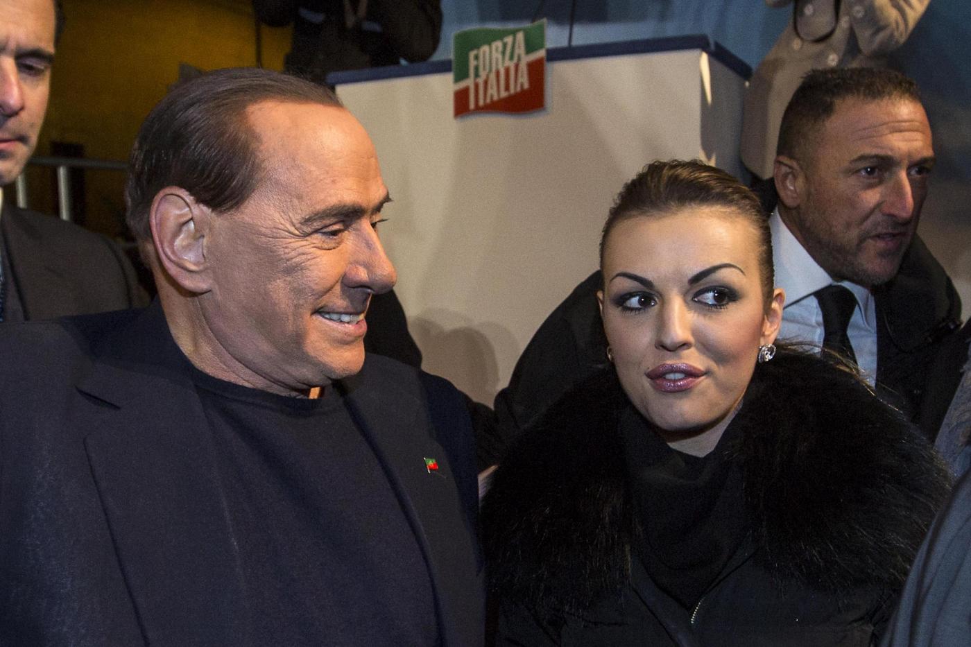 berlusconi-pascale-crisi