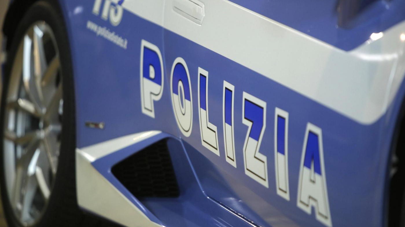 ladri finti poliziotti