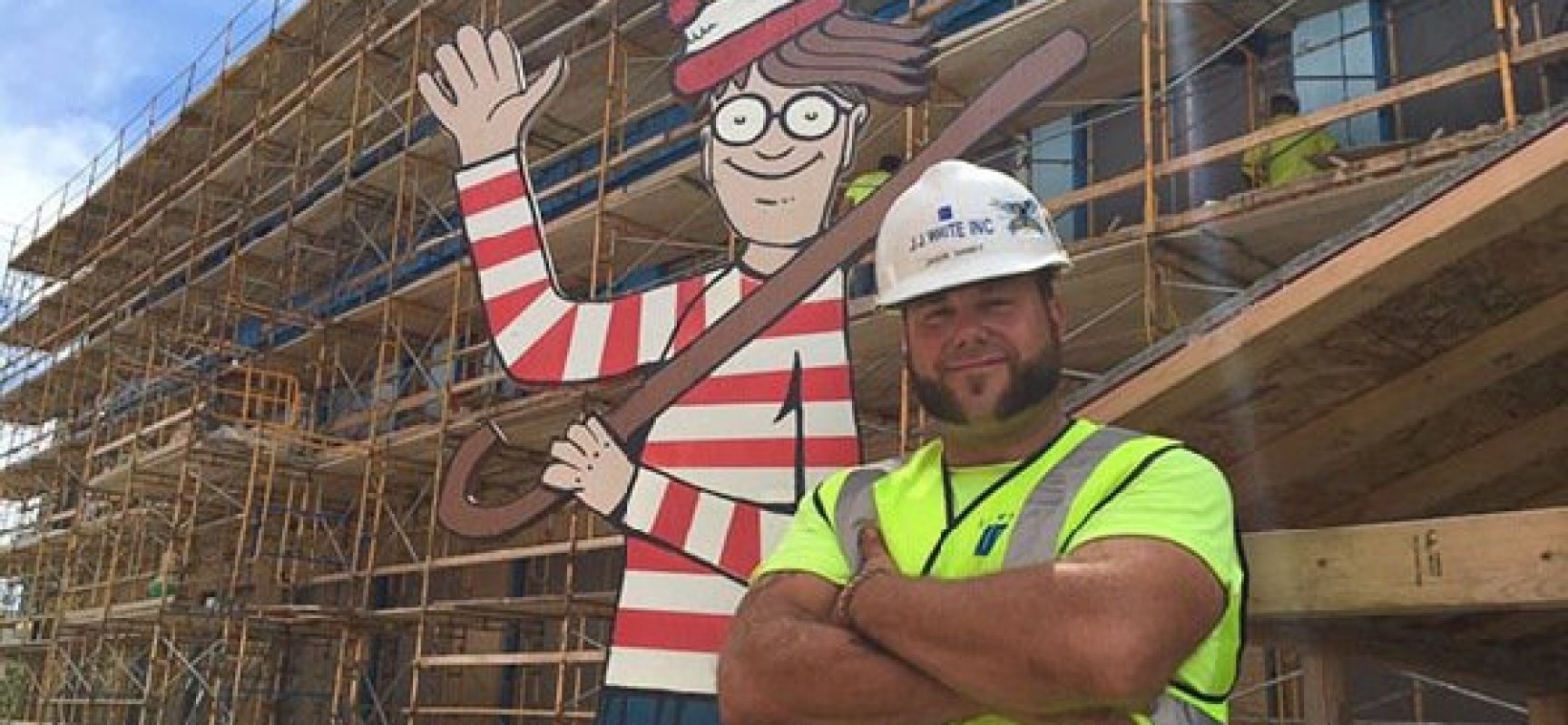 Dov’è Waldo? Un operaio trasforma il cantiere edile in un gioco per piccoli pazienti