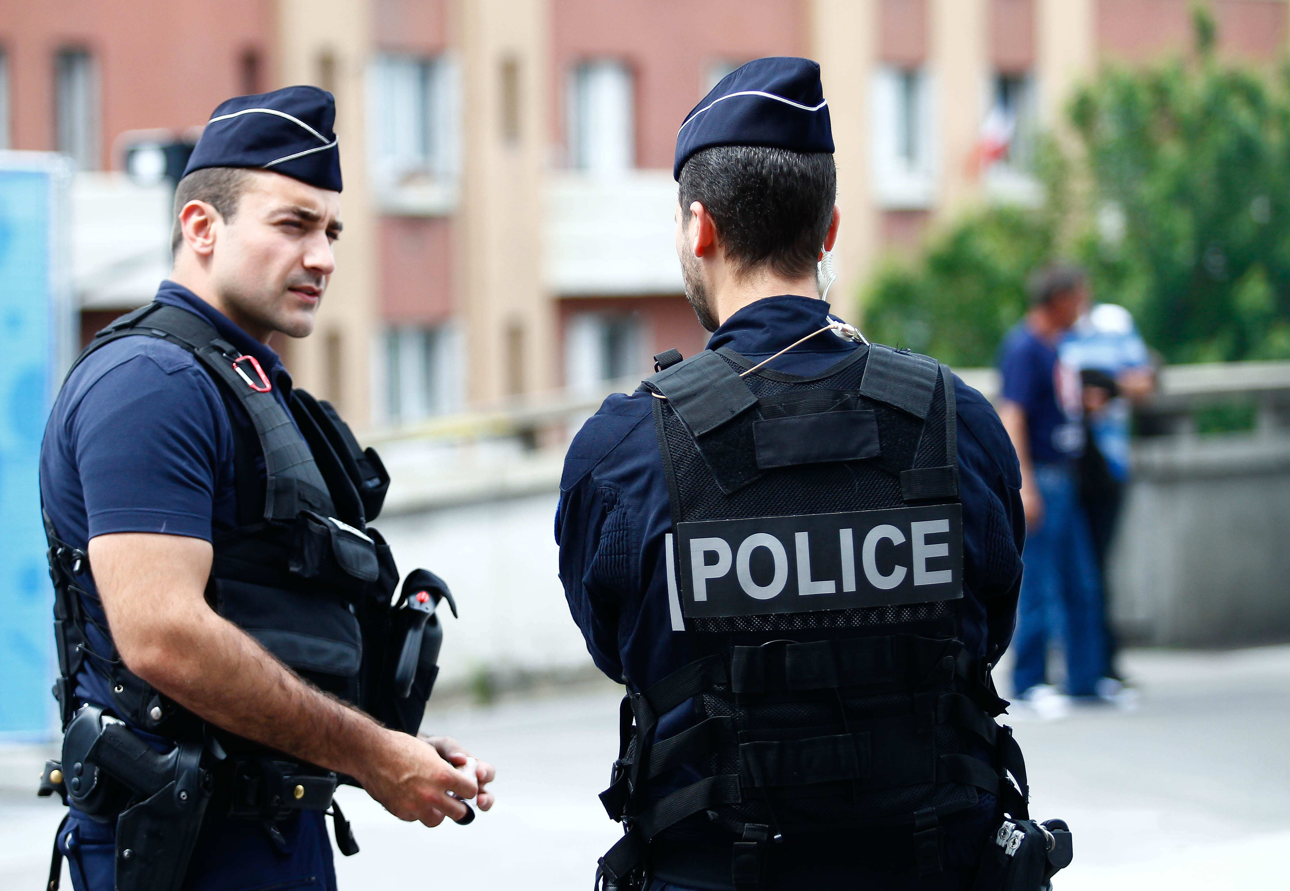 Francia, uomo aggredisce una mamma e le tre figlie in un villaggio vacanze