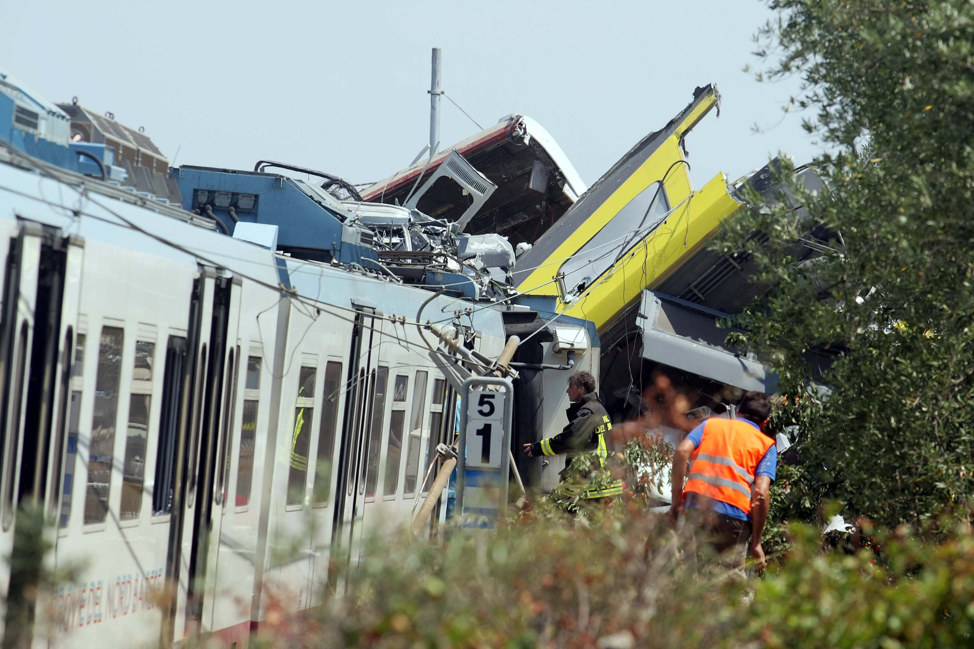 Incidente ferroviario in Puglia: 23 morti e 50 feriti