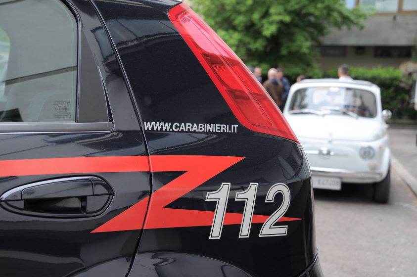 Ravenna, aggredisce l’ex fidanzata con l’acido e poi con un chiodo
