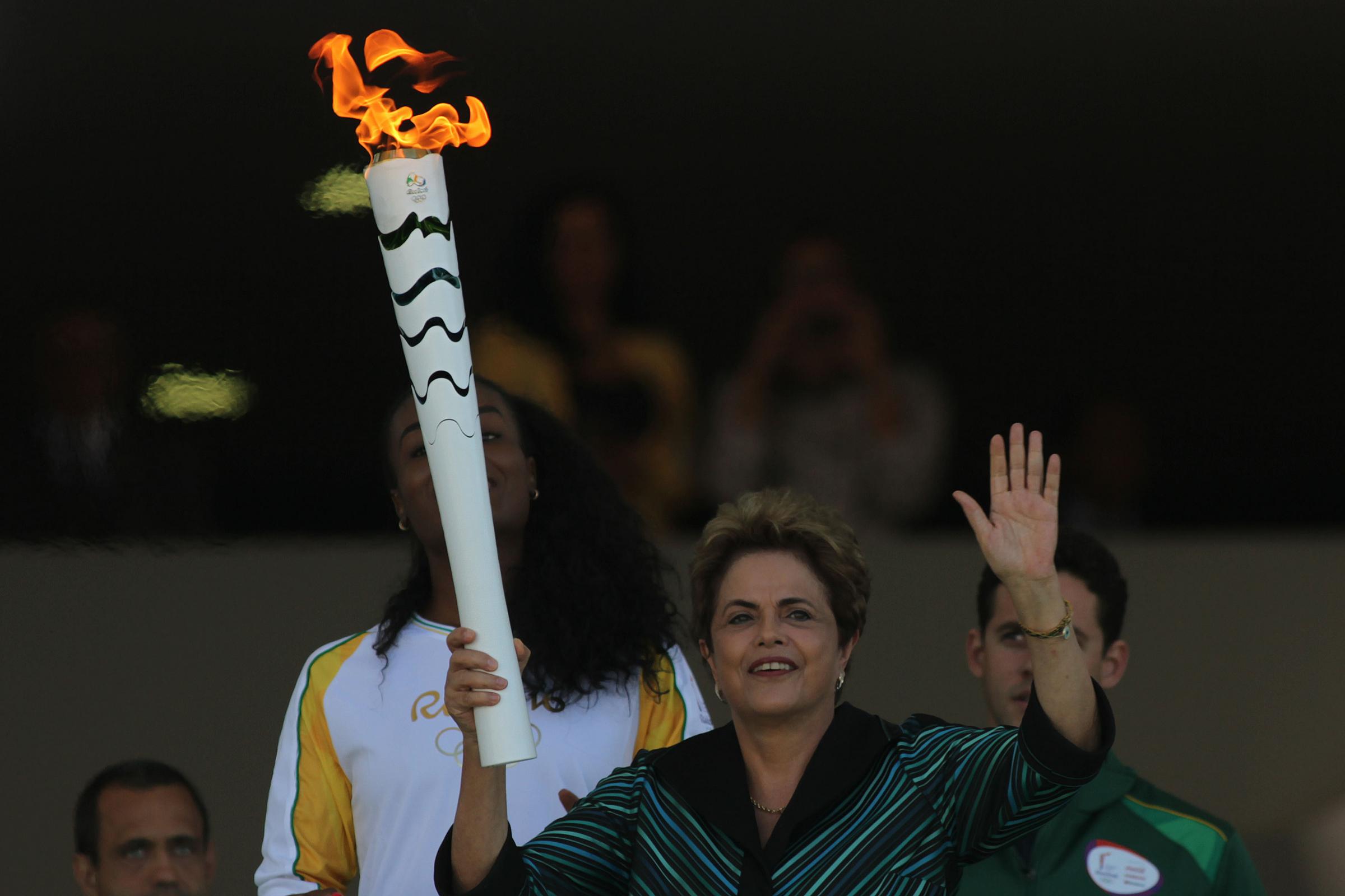 Olimpiadi Rio 2016, la torcia olimpica arriva a Brasilia