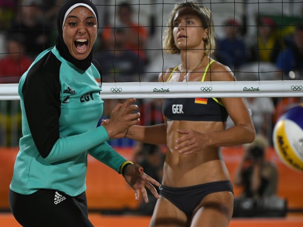 Rio 2016, lo sport che unisce: beach volley in bikini e in burqa