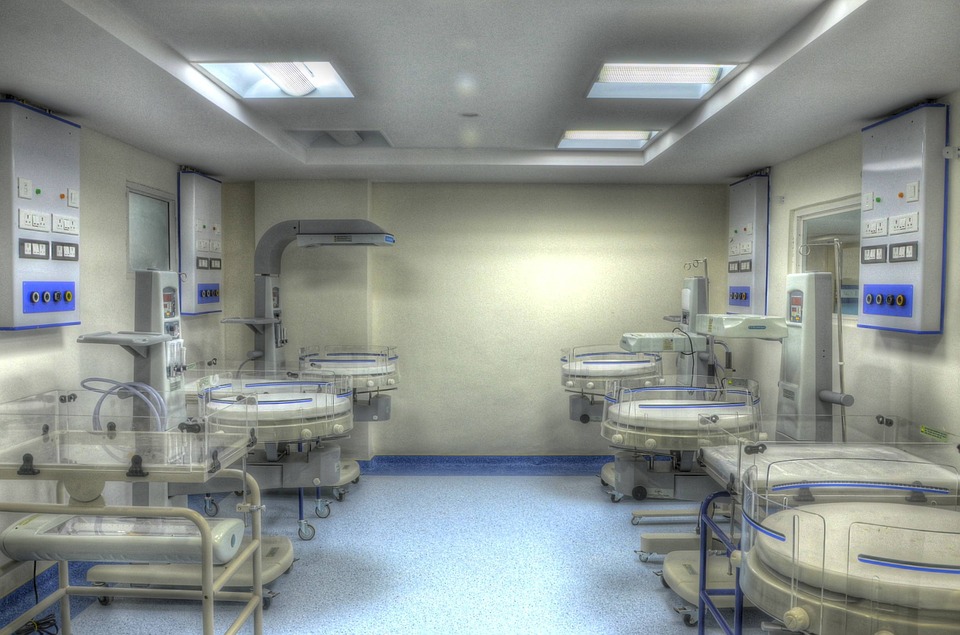 Utero in affitto, nati tre gemelli in Usa da coppia gay con DNA diversi