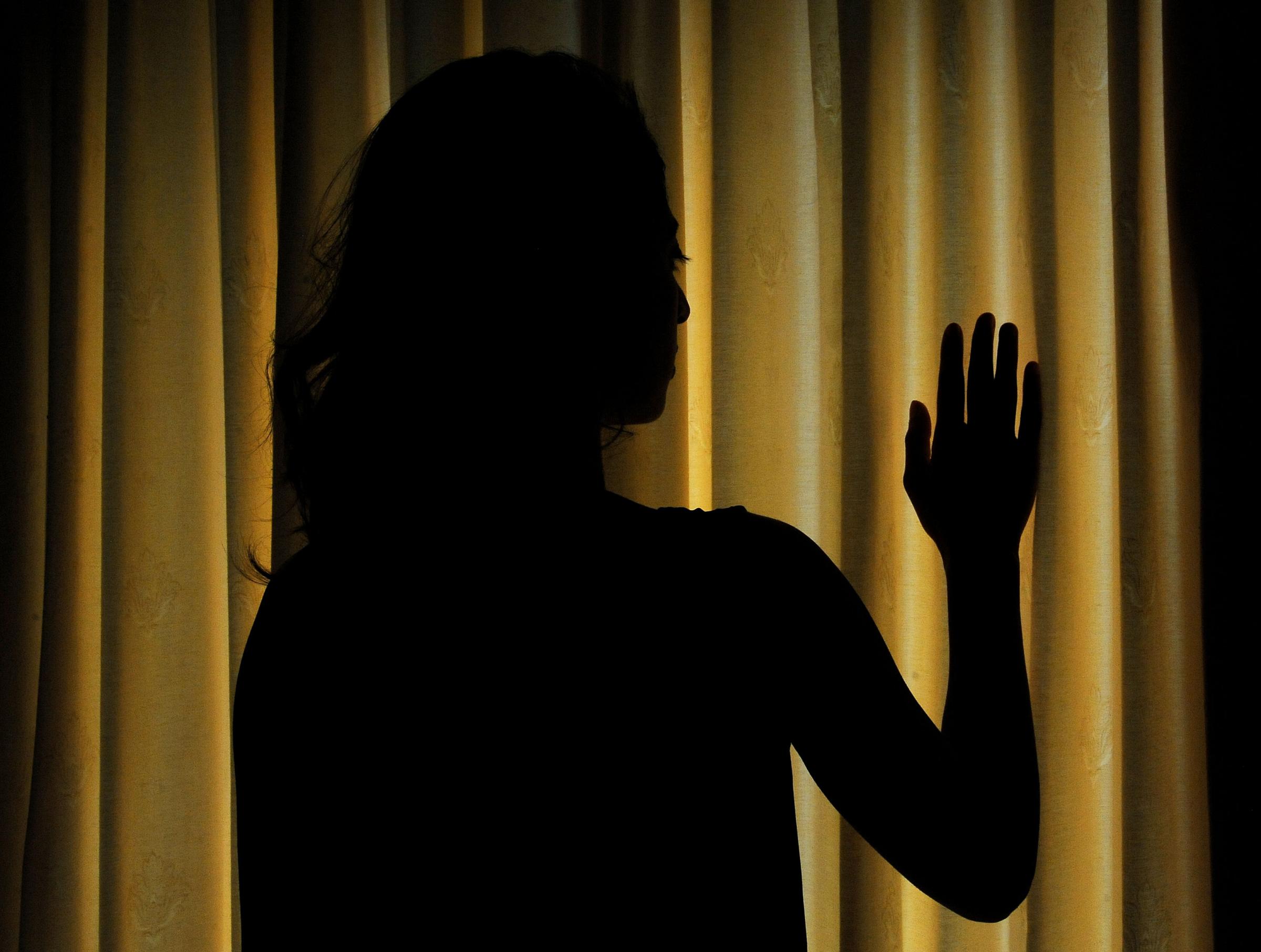 Stupra la figlia perché lesbica: padre condannato a 21 anni