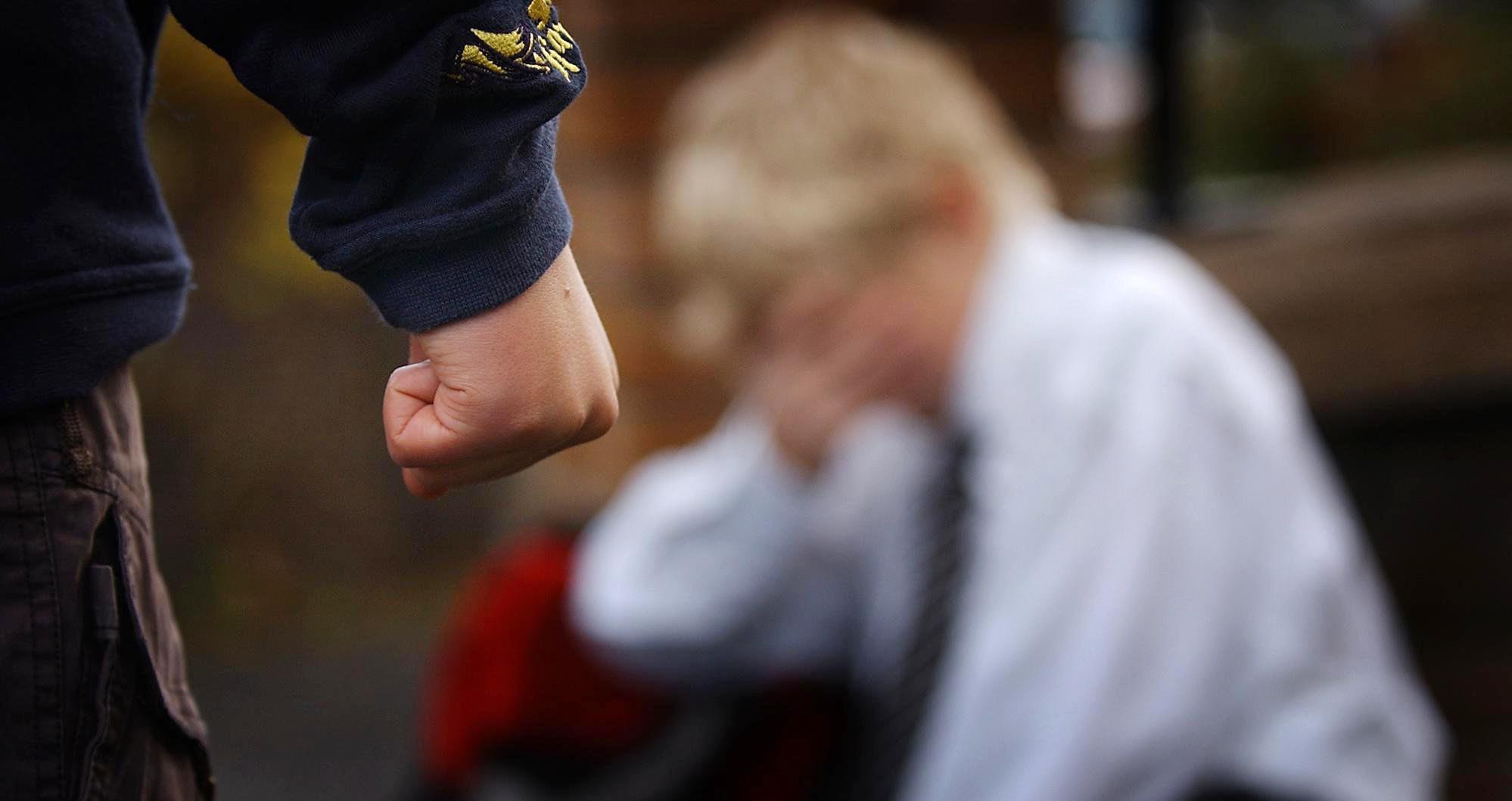 Bullismo, padre pubblica su Facebook foto del figlio: “Denunciate sempre, non devono passarla liscia”