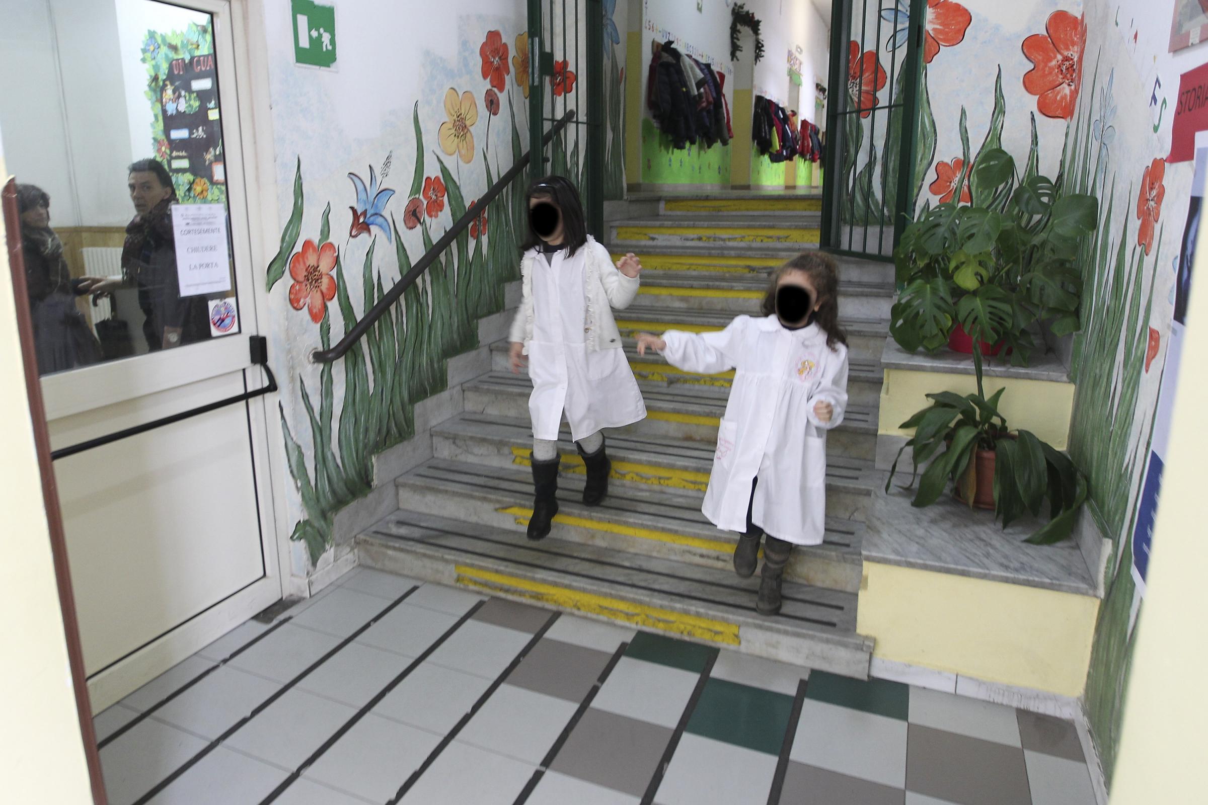 Benevento, sospesa maestra delle elementari: offendeva e picchiava i bambini