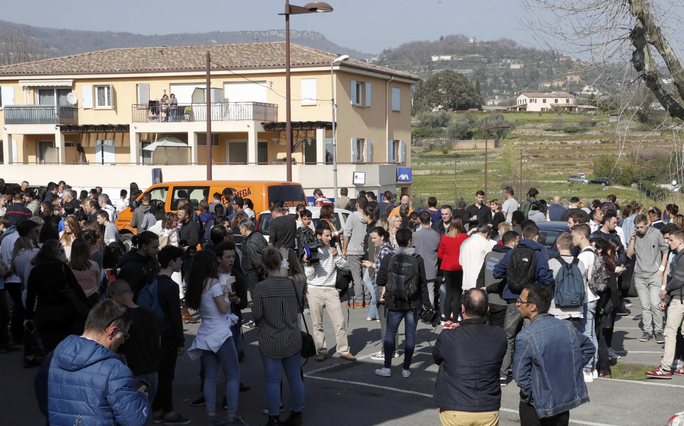 Francia, sparatoria nel liceo di Grasse: fermato studente 17enne