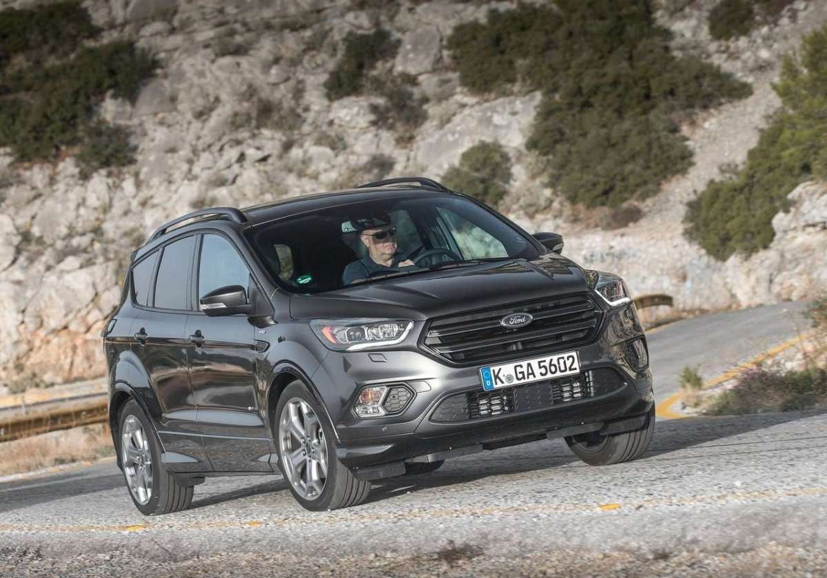 Nuova Ford Kuga a prova di famiglia