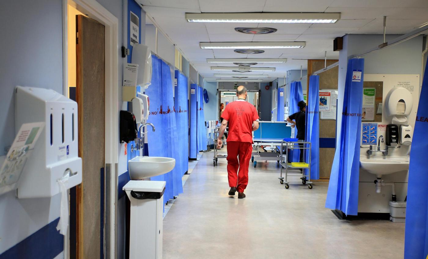 Catania, parto cesareo ritardato per non fare straordinari: il bimbo nasce con lesioni gravi