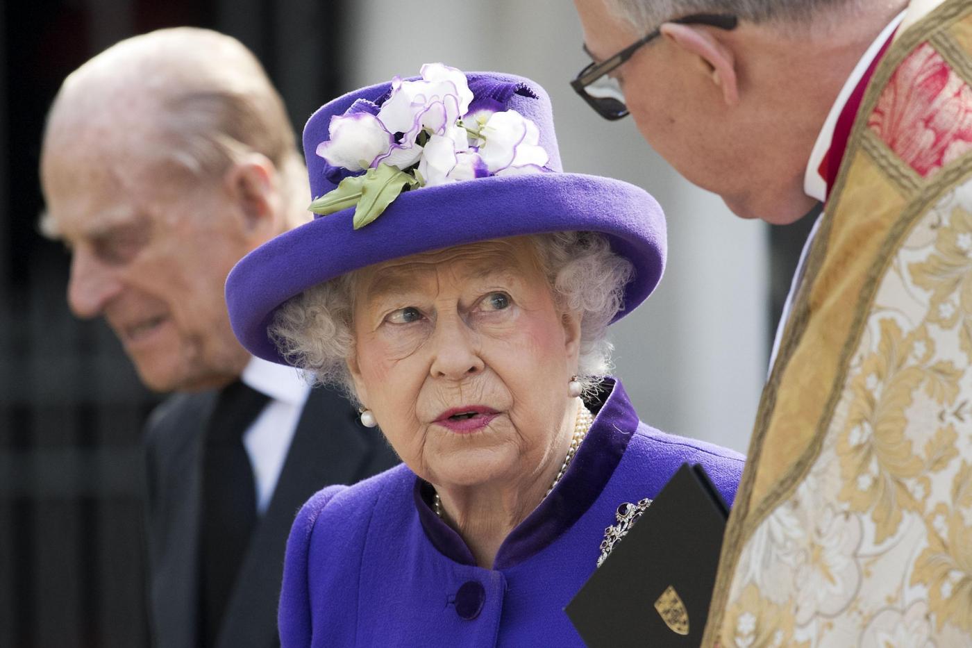 Buckingham Palace: il principe Filippo si ritira, l’annuncio nella riunione d’emergenza