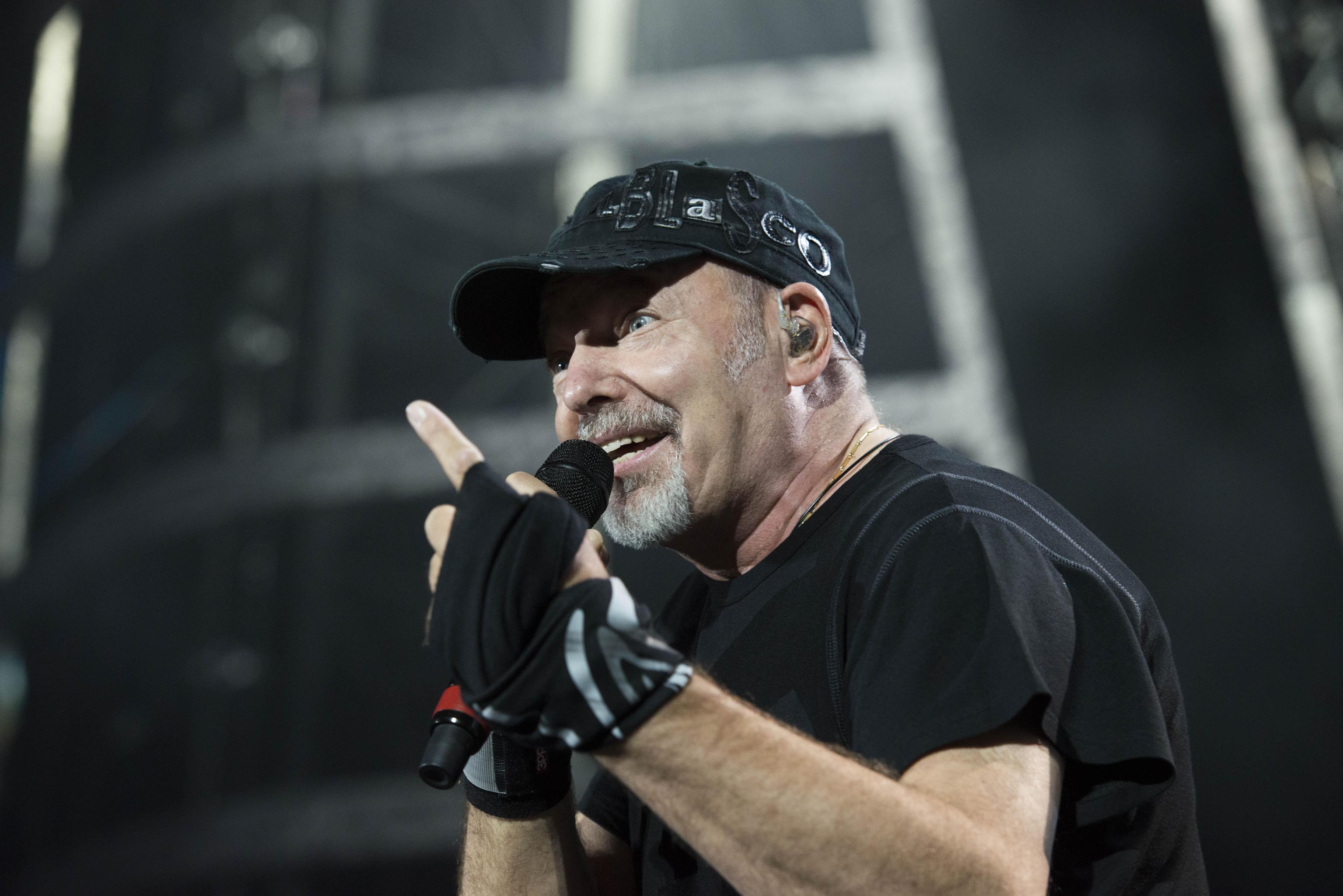 Esami di maturità rimandati per il concerto di Vasco Rossi: il caso degli studenti di Modena