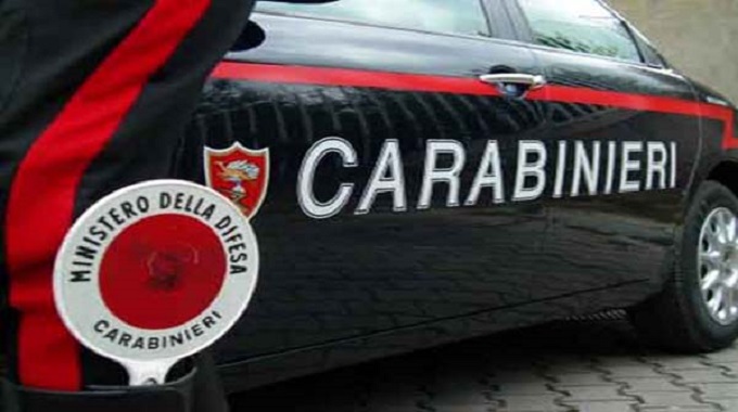 Uccide l’ex moglie e chiama i carabinieri “ L’ho uccisa io con tre coltellate”