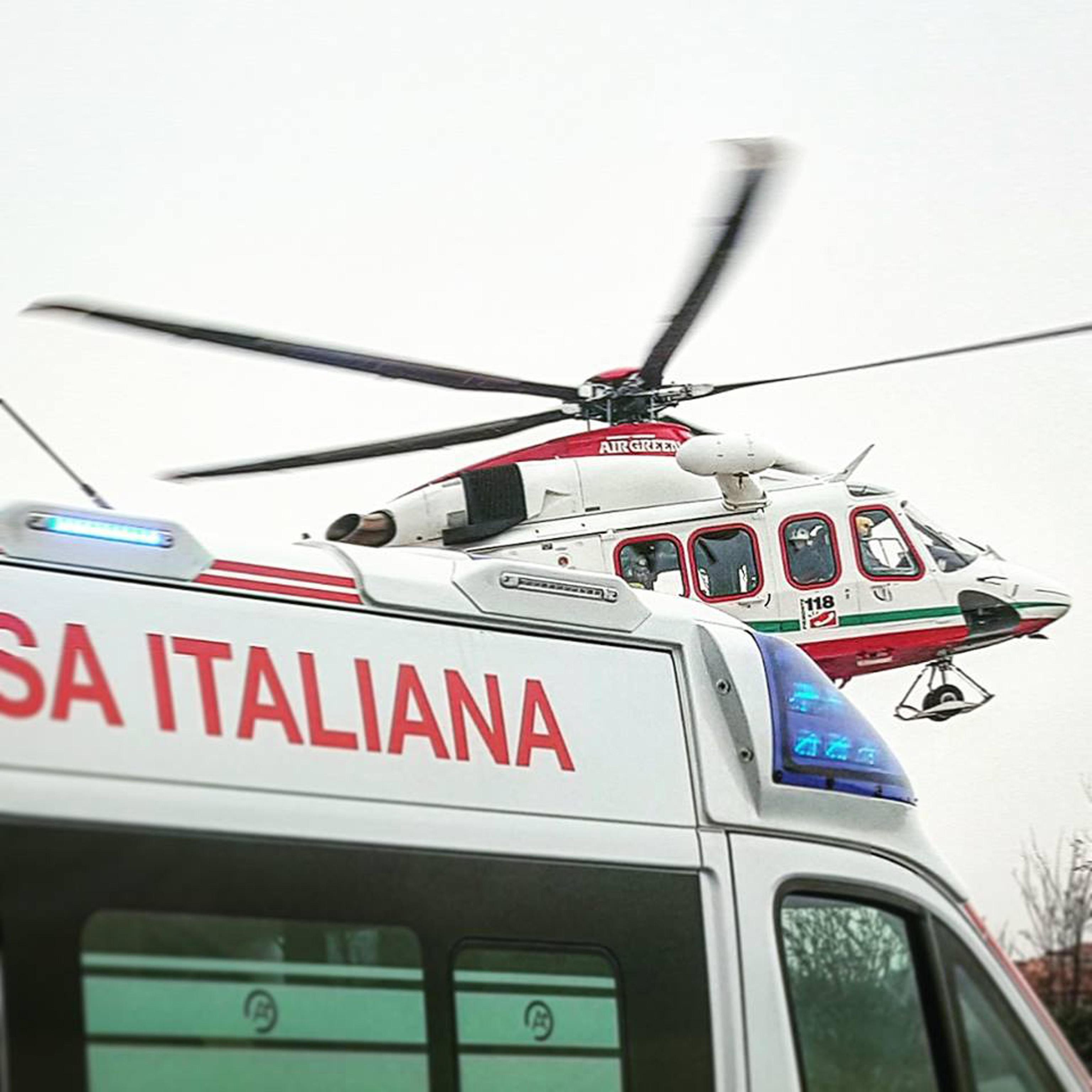 Sardegna, 15enne muore travolta da un’onda mentre fa un selfie