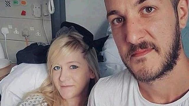 Charlie Gard, i genitori si arrendono: “Troppo tardi, è tempo che stia con gli angeli”