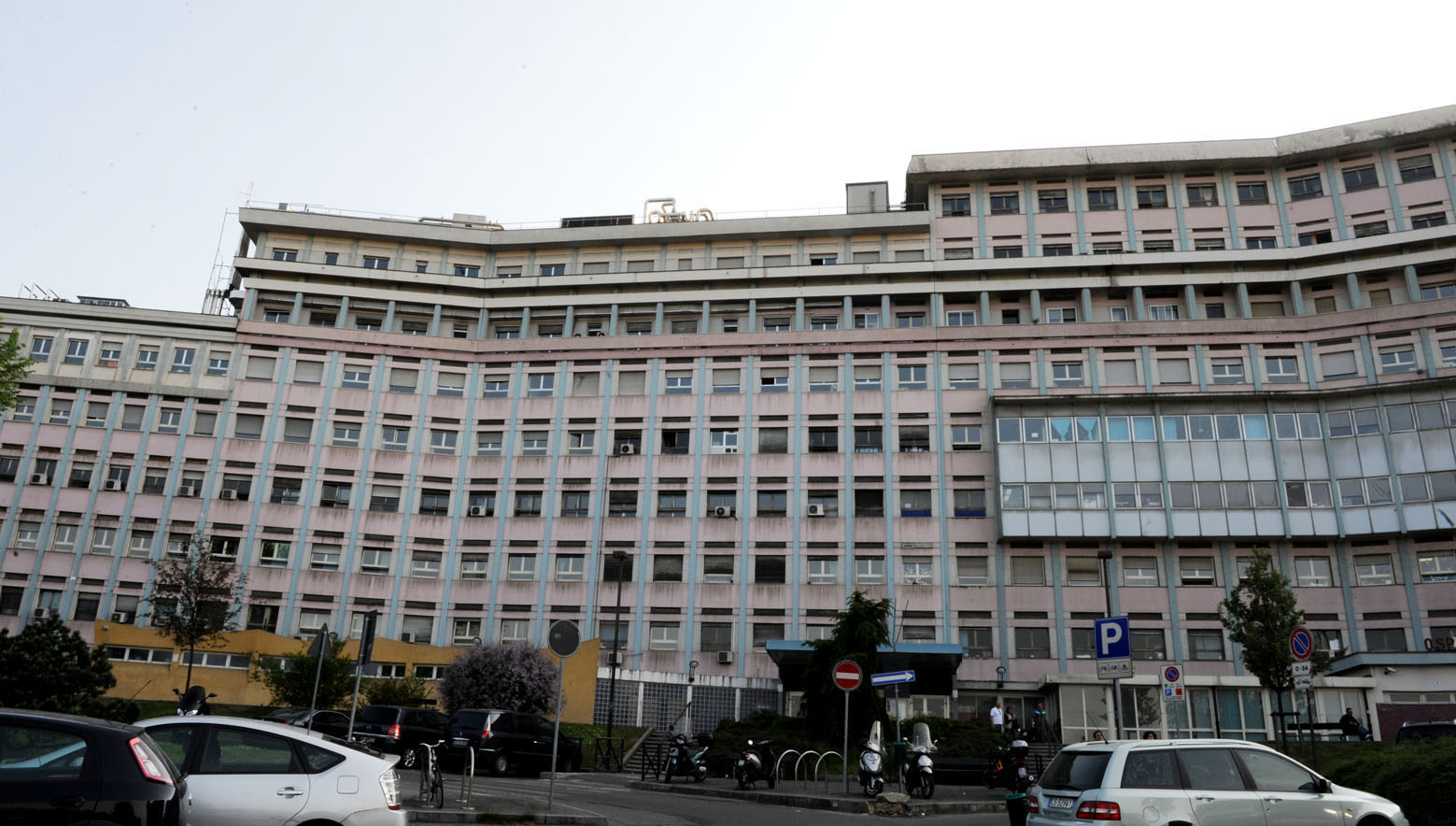 Vercelli,denunciato il padre della figlia ricoverata per lesioni gravi: “Non riuscivo a farla smettere di piangere”