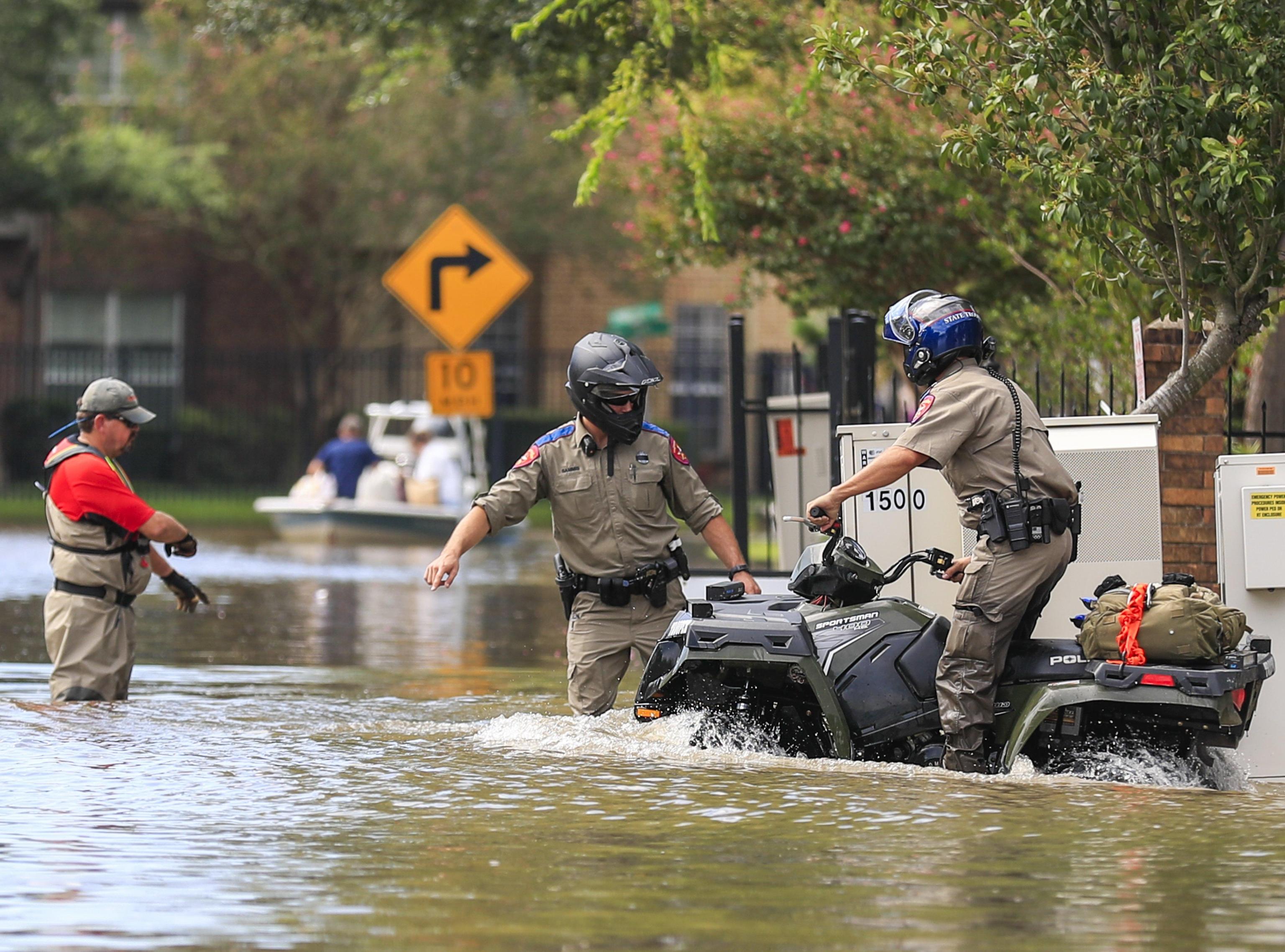Harvey, l’uragano in Texas continua a fare vittime: morta donna per salvare la figlia di 3 anni