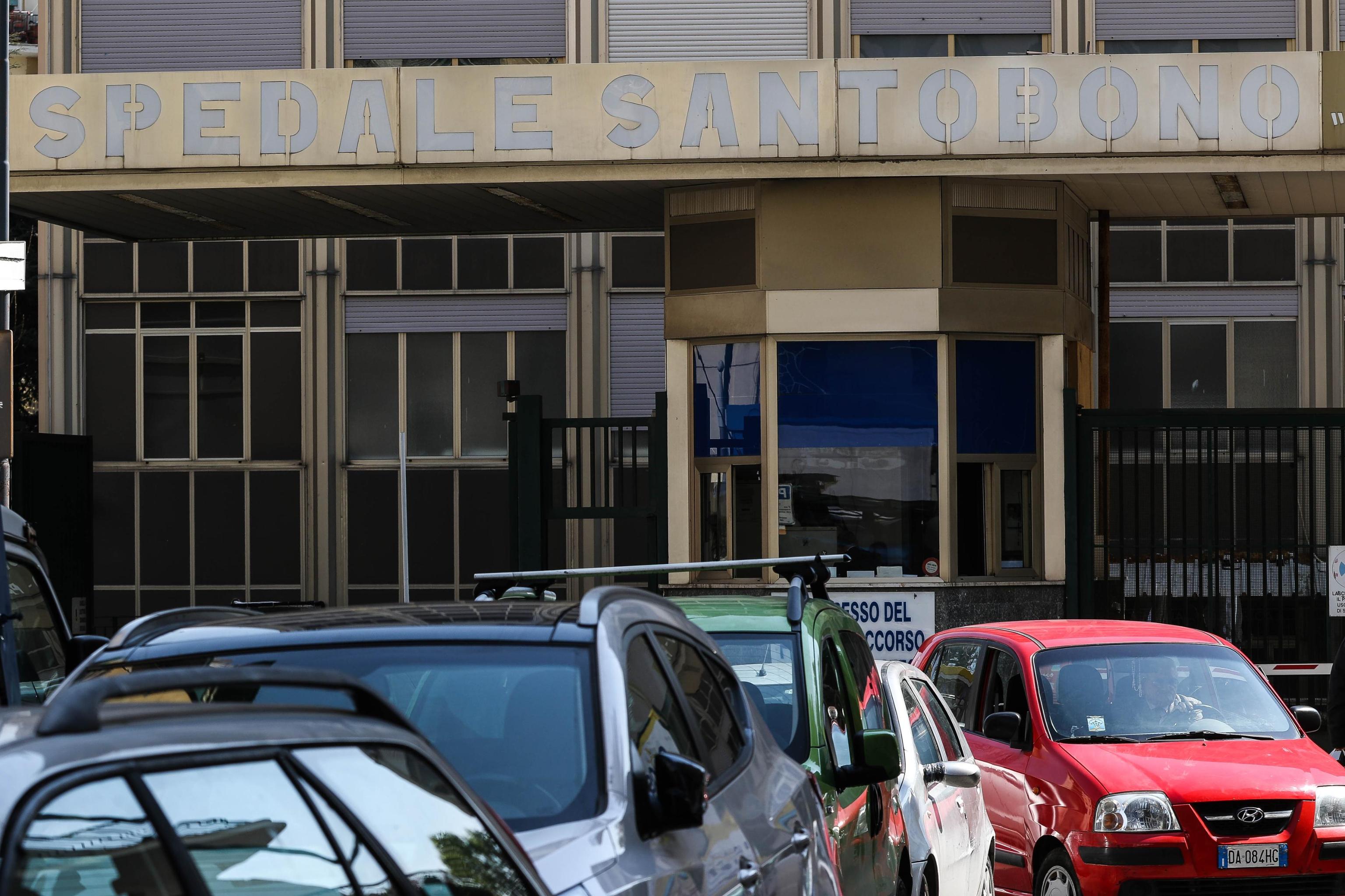 Angri, bambina muore dopo tre giorni di agonia: era caduta in piscina