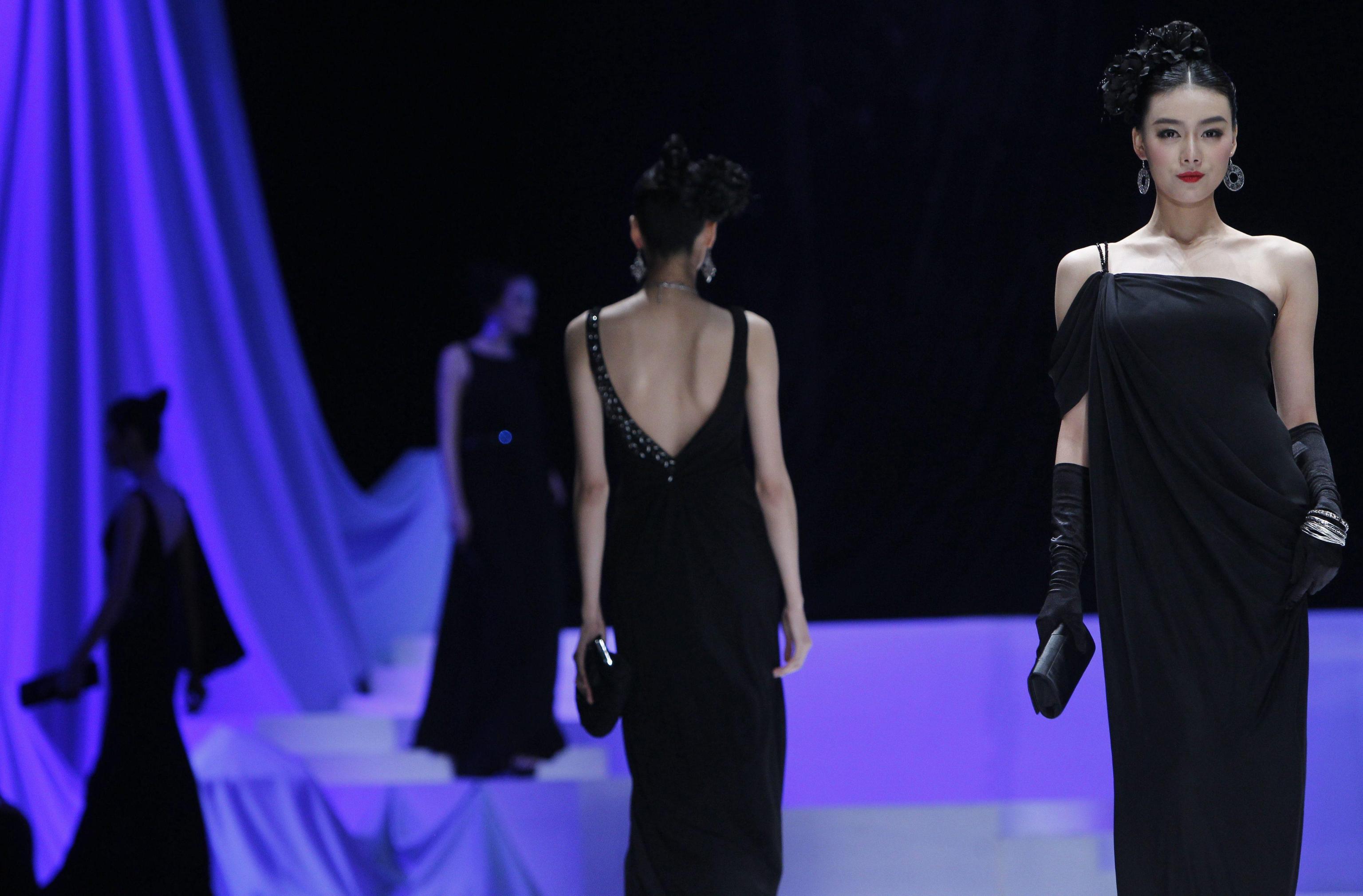 Moda, Lvmh-Kering: stop a modelle taglia 36 e under 16 in passerella