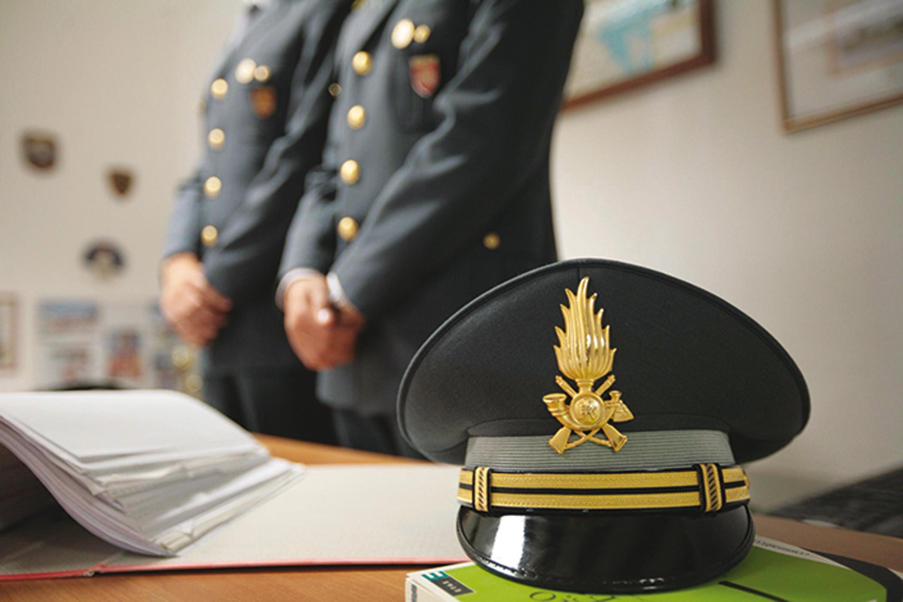 Assegno sociale: percepivano 450 euro al mese ma risiedevano all’estero, 370 denunciati