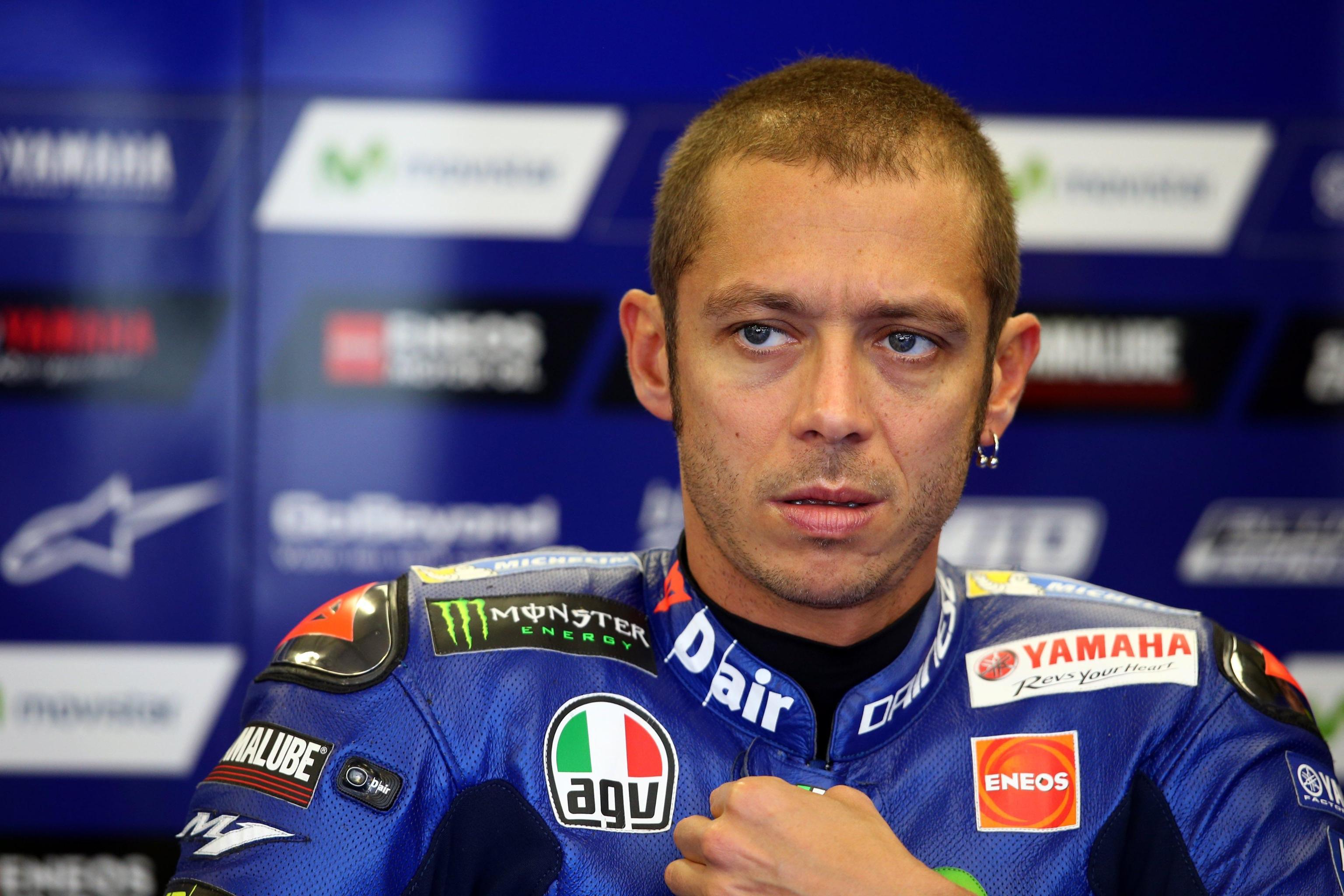 Incidente in moto per Valentino Rossi: addio al mondiale