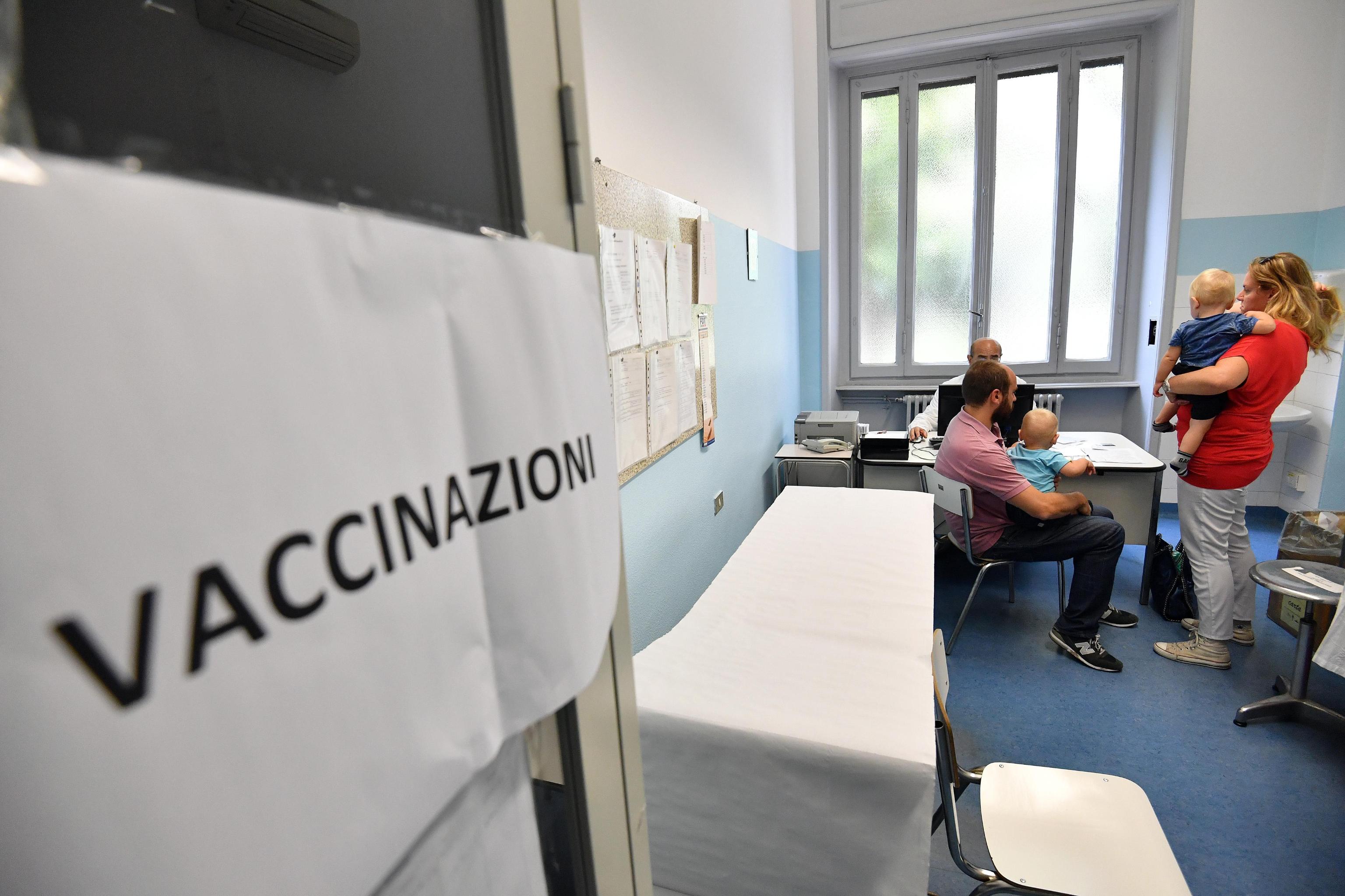 Obbligo vaccini, documentazione già da quest’anno