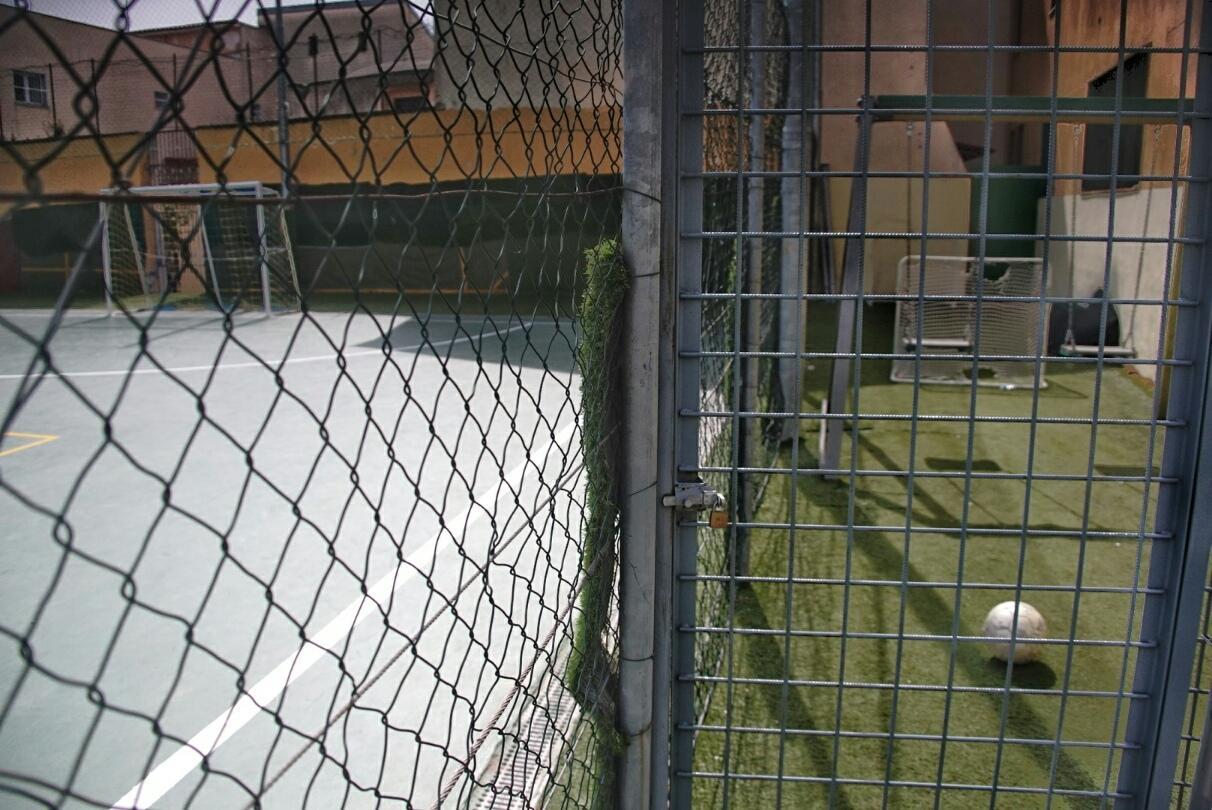 Pedofili molestano ragazzini nei bagni: “Se mi tocchi ti do 20 euro”